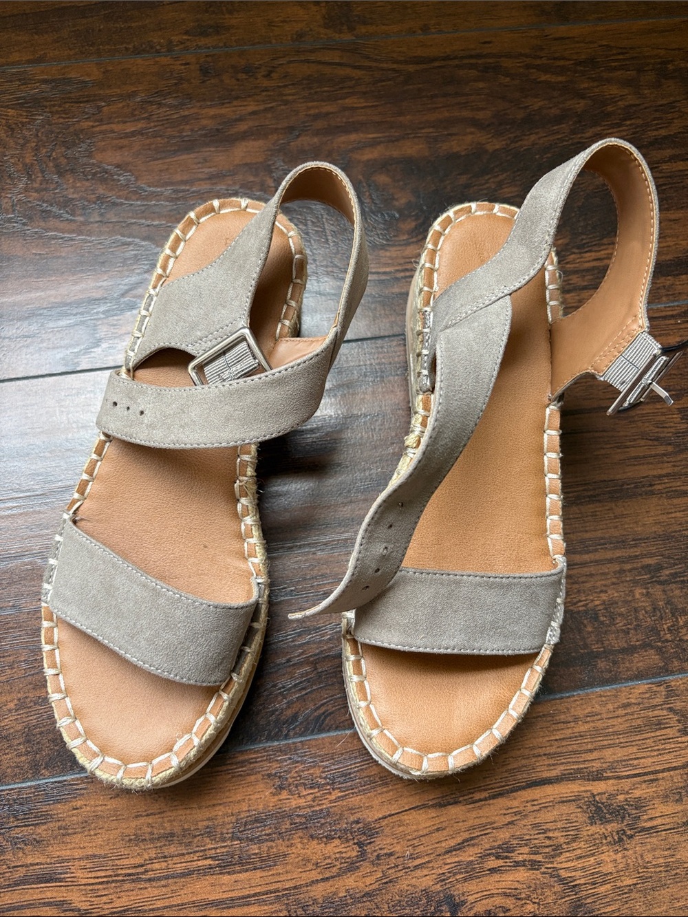 Universal Thread Women's Taupe Suede Slingback Sandals